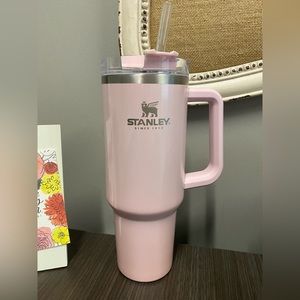 STANLEY 40oz Stainless Steel Adventure Quencher Tumbler Parfait Pearlescent